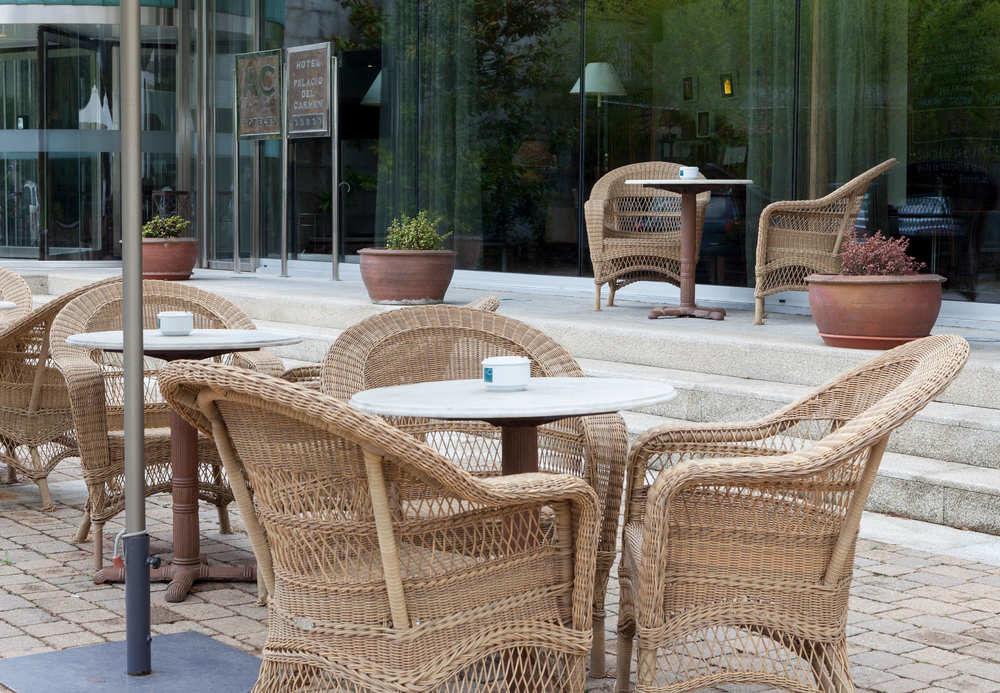 Hotel Palacio Del Carmen, Autograph Collection Santiago de Compostela Exterior photo The hotel's terrace