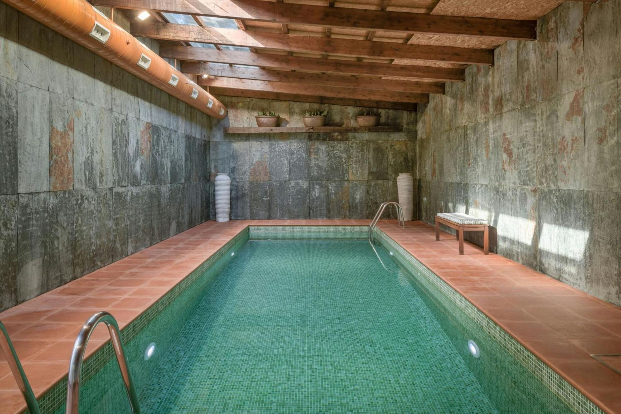 Hotel Palacio Del Carmen, Autograph Collection Santiago de Compostela Exterior photo The swimming pool